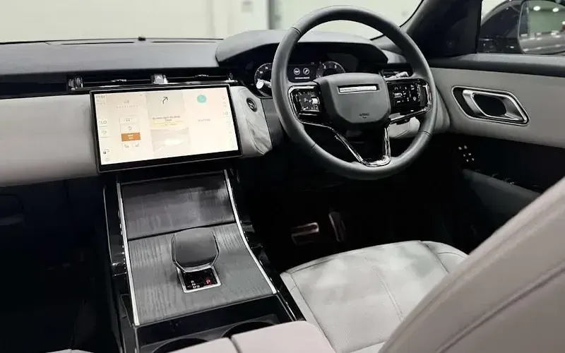 Used Land Rover Range Rover Velar SE Dynamic 204 HP (150 kW) 2025 SUV
