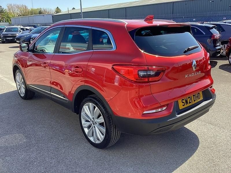 Used Renault Kadjar Iconic 115 HP (84 kW) 2021 Red SUV
