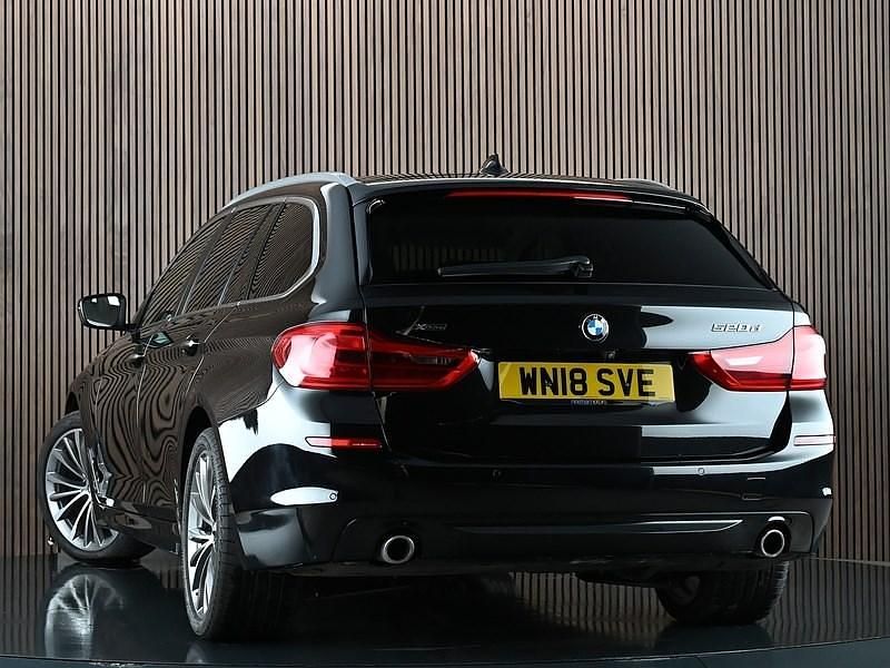 Used BMW 520 Comfort Edition 190 HP (139 kW) 2018 Black Estate