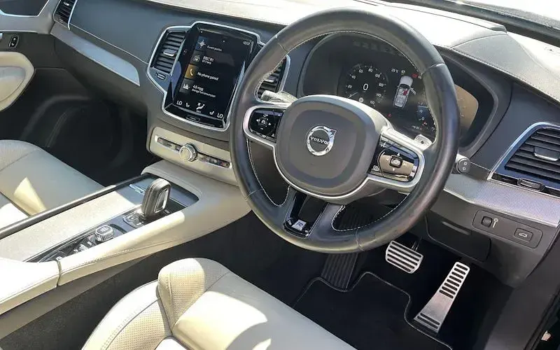 Used Volvo XC90 R-Design Pro 235 HP (172 kW) 2020 Black SUV