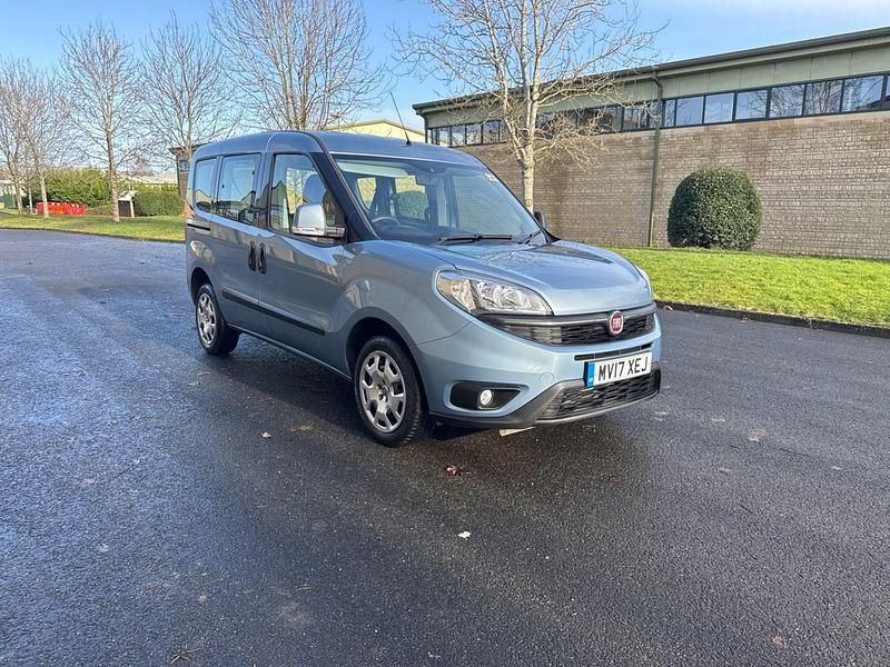 Used Fiat Doblò Easy 95 HP (69 kW) 2017 Blue MPV