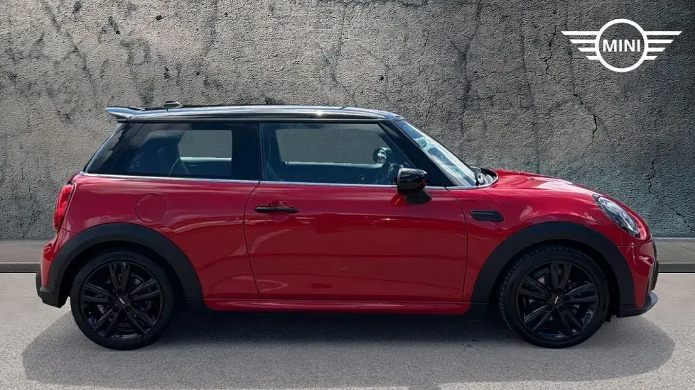 Used Mini Cooper Hatch 134 HP (98 kW) 2021 Red Hatchback
