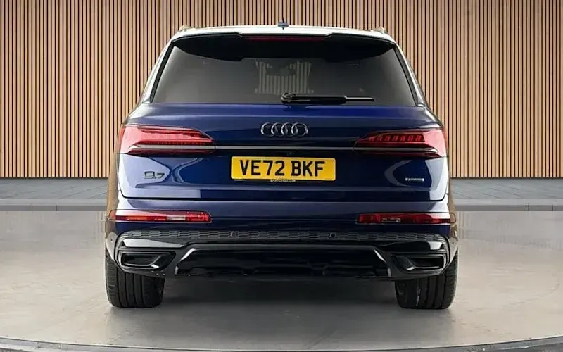 Used Audi Q7 Comfort 286 HP (210 kW) 2022 Blue SUV