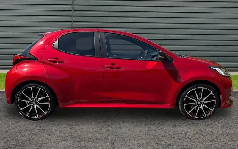 Used Toyota Yaris Sport 116 HP (85 kW) 2022 Red Hatchback
