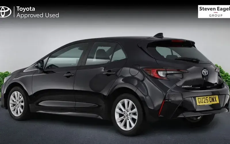Used Toyota Corolla 140 HP (102 kW) 2026 Hatchback