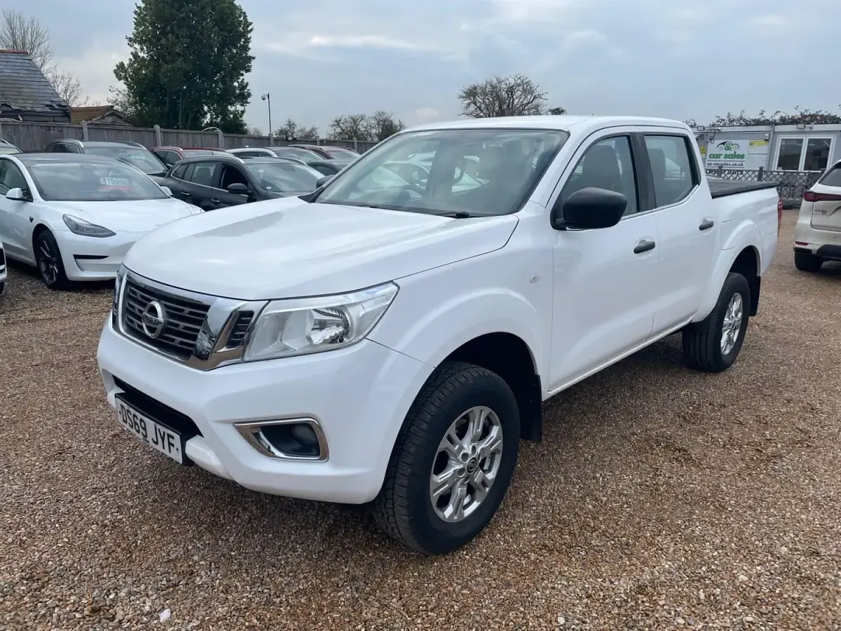 Używany Nissan Navara Acenta 2019 Biały Pickup