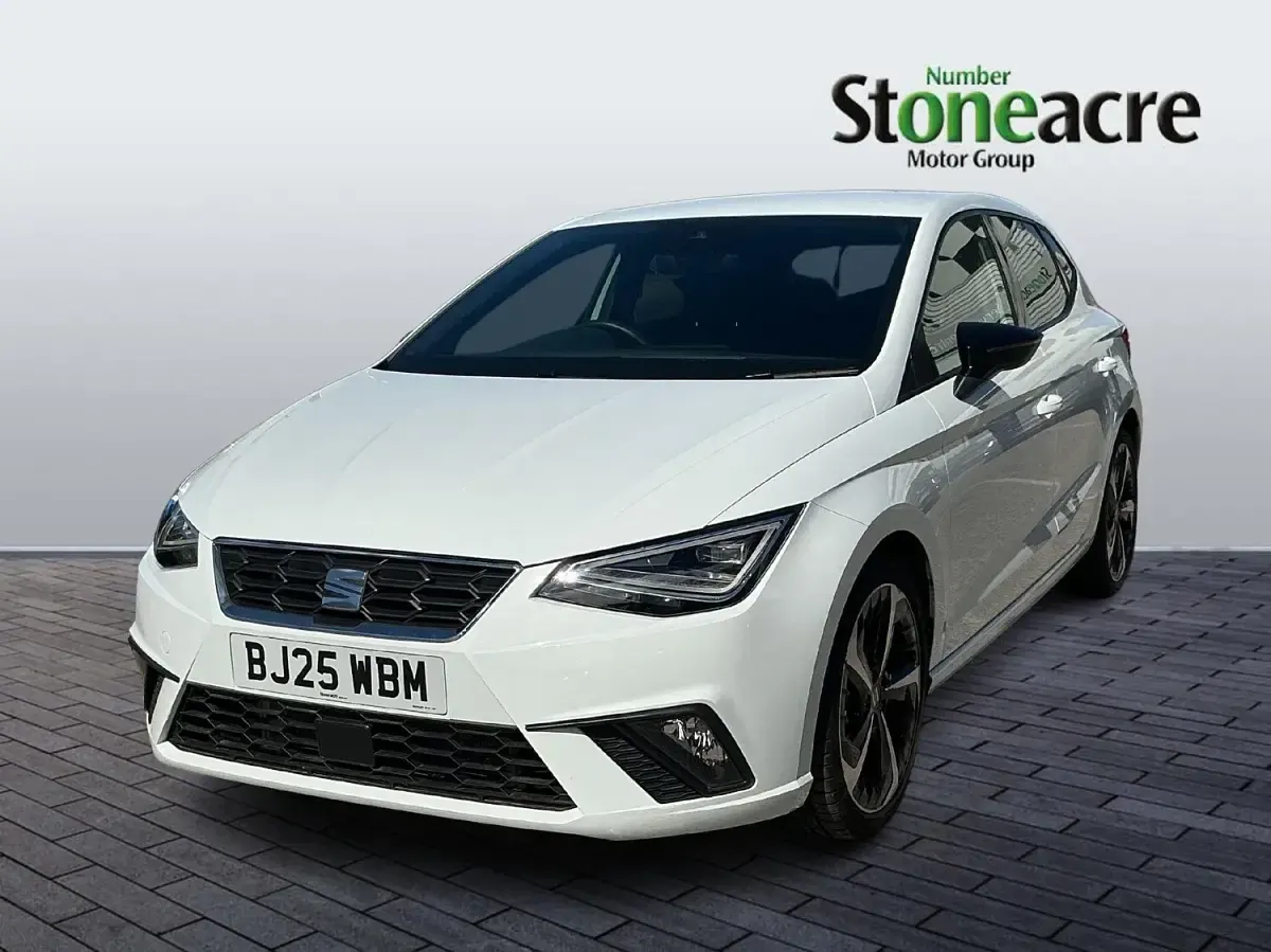 Used Seat Ibiza FR Sport 115 HP (84 kW) 2025 White Hatchback