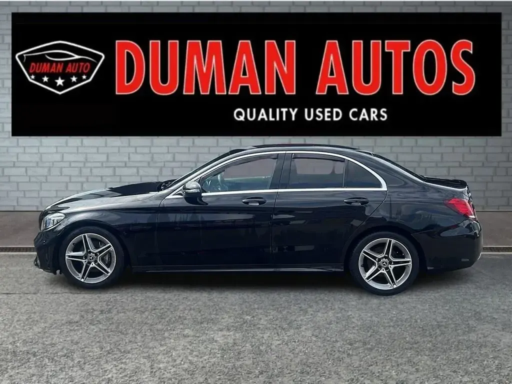 Używany Mercedes C200 AMG Line Premium 2020 Czarny Sedan/Limuzyna