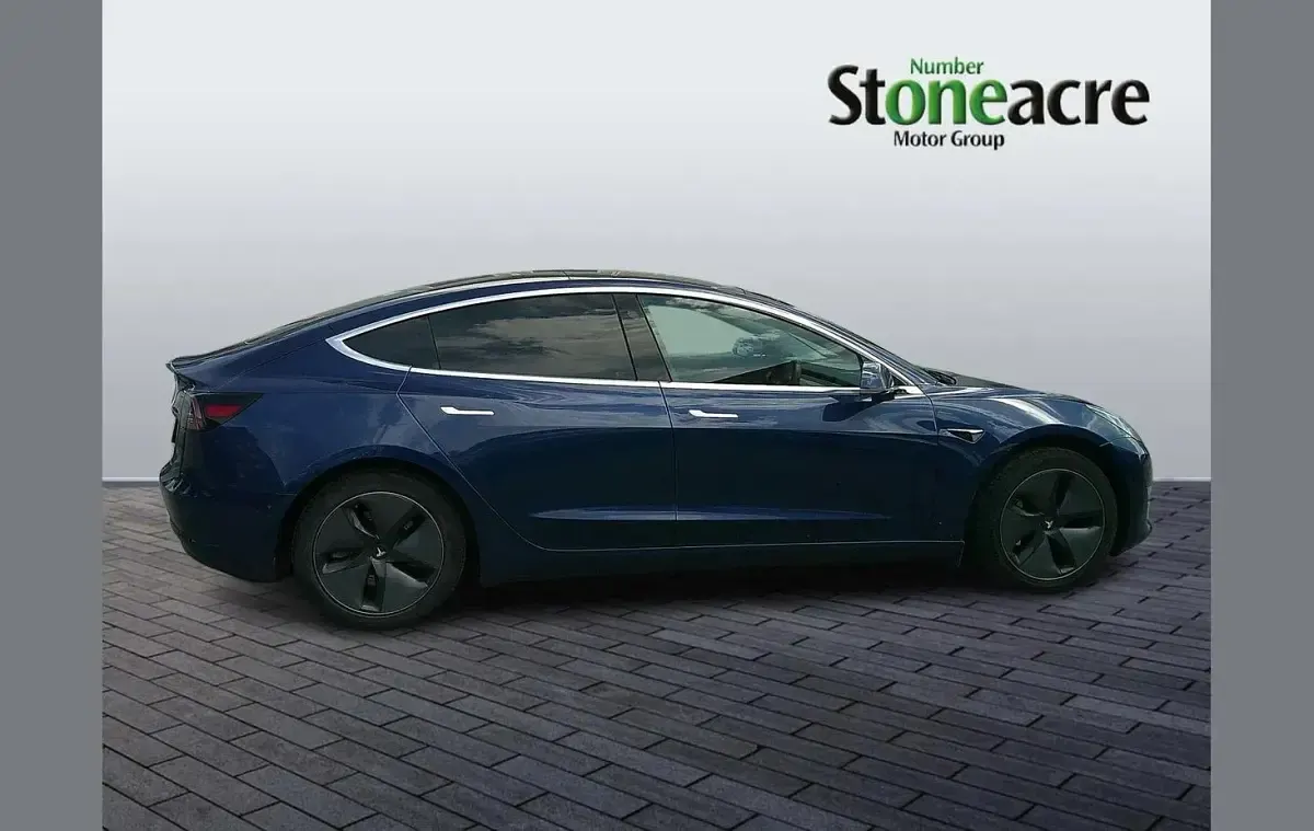 Used Tesla Model 3 Standard Range 239 kW (325 HP) 2019 Blue Sedan