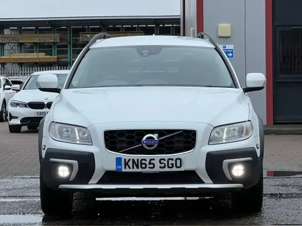 Used Volvo XC70 2015 White Estate