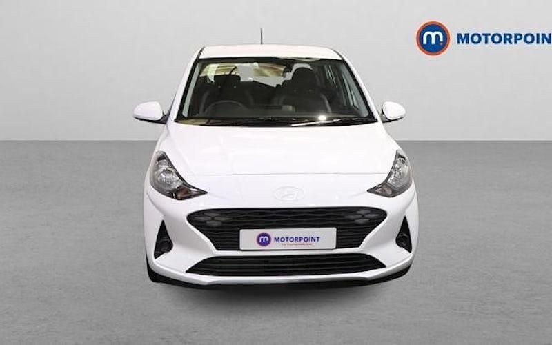 Used Hyundai i10 Advanced 63 HP (46 kW) 2025 White Hatchback