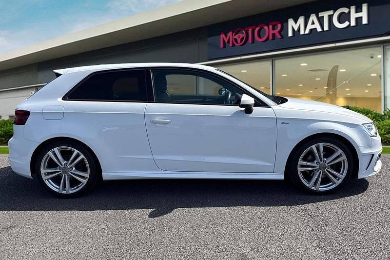 Begagnad Audi A3 S-Line 2016 Vit Halvkombi