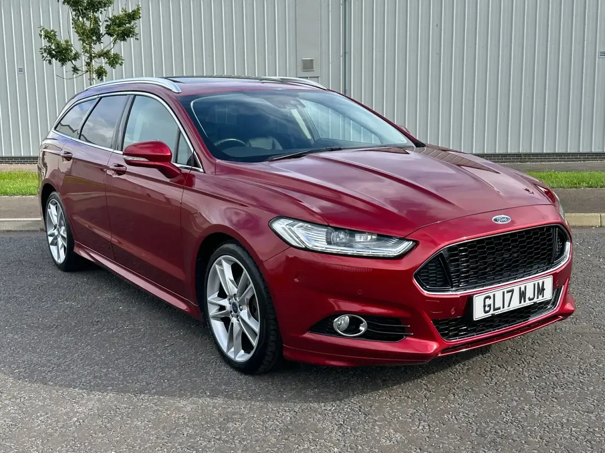 Used Ford Mondeo Titanium 180 HP (132 kW) 2017 Red Estate