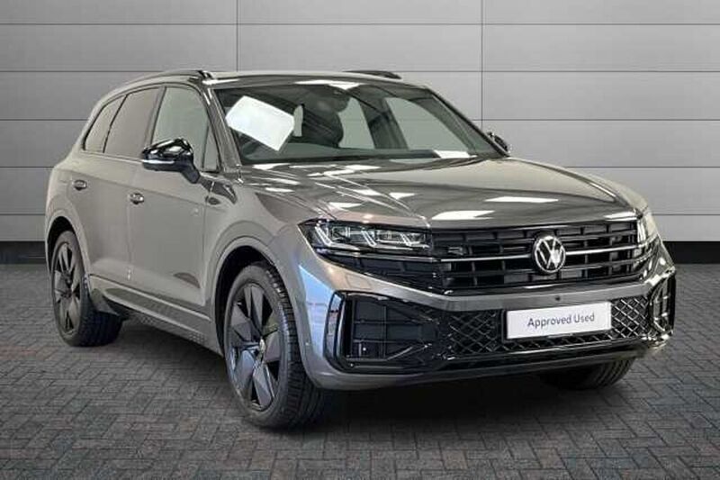 Silicon grey Used 2025 VW Touareg Black Edition SUV | £57,990 (Expensive) - Image 1/4