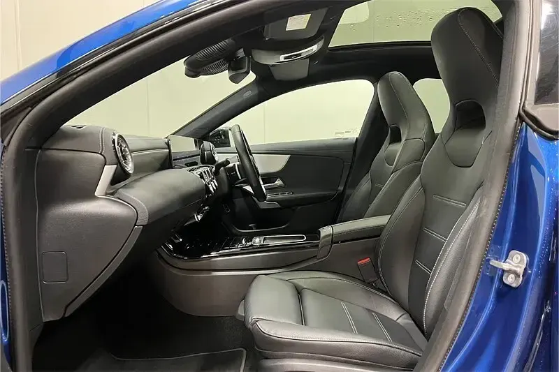 Gebraucht Mercedes CLA220 AMG Line Premium Plus 190 PS (139 kW) 2024 Blau Limousine