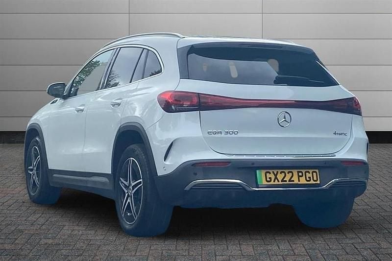 Usado Mercedes EQA300 AMG line 167 kW (228 CV) 2022 Blanco SUV