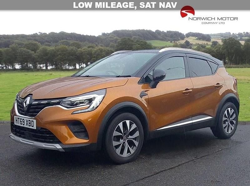 Used Renault Captur Iconic 100 HP (73 kW) 2020 Orange/black SUV