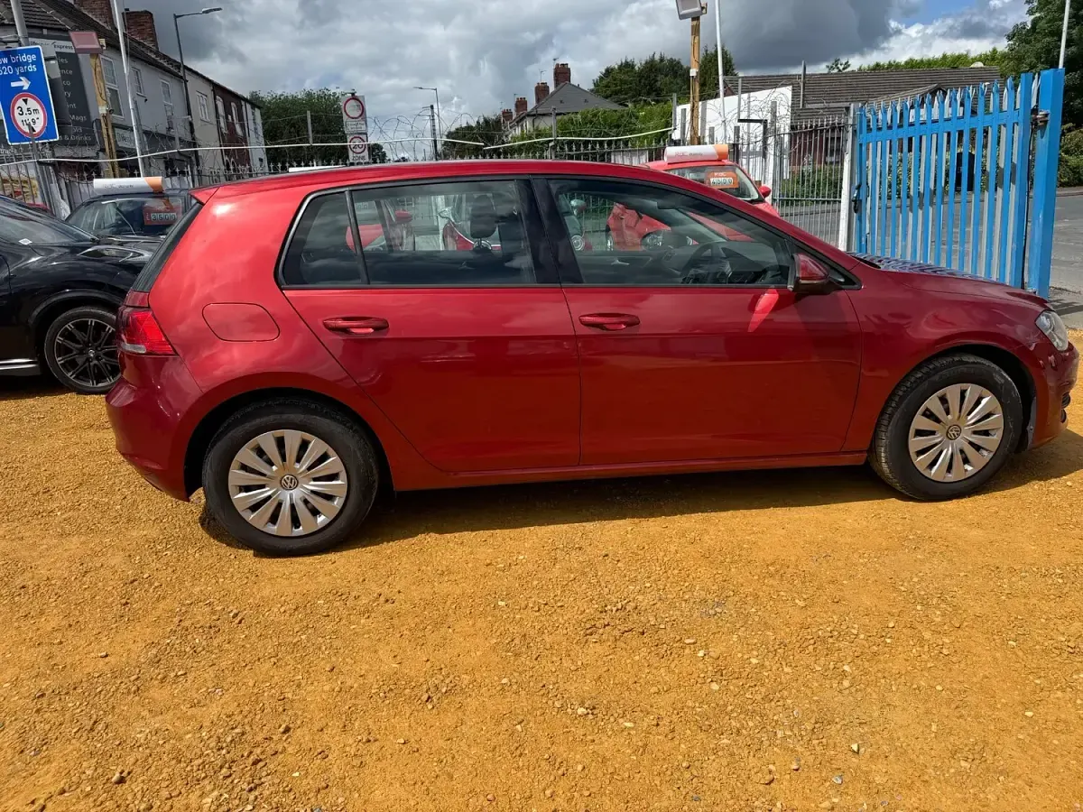 Used VW Golf VII S 110 HP (80 kW) 2015 Red Hatchback