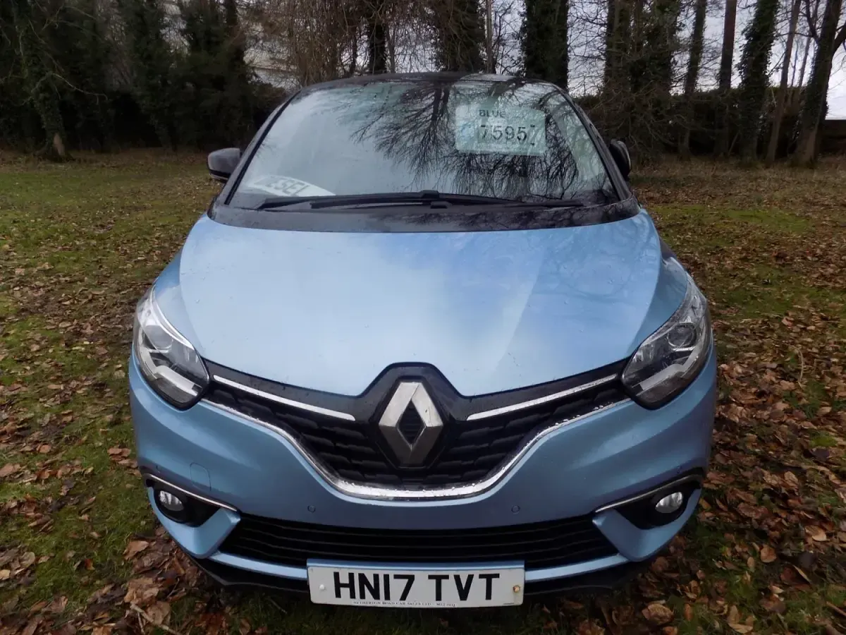 Usado Renault Scénic IV Dynamique 110 HP (80 kW) 2017 Azul Monovolume
