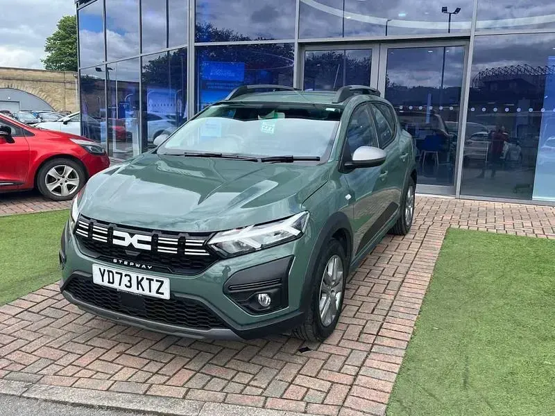 Used Dacia Sandero Expression 2024 Green Hatchback