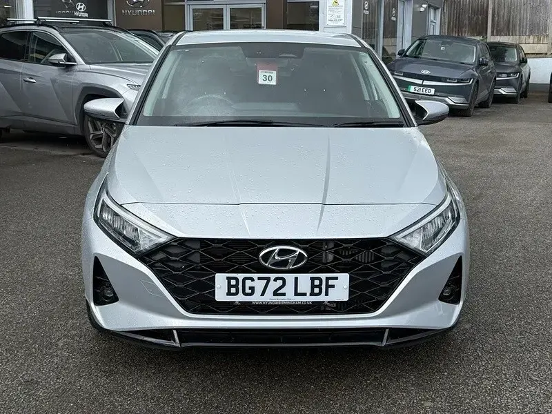 Used Hyundai i20 Premium 100 HP (73 kW) 2022 Silver Hatchback