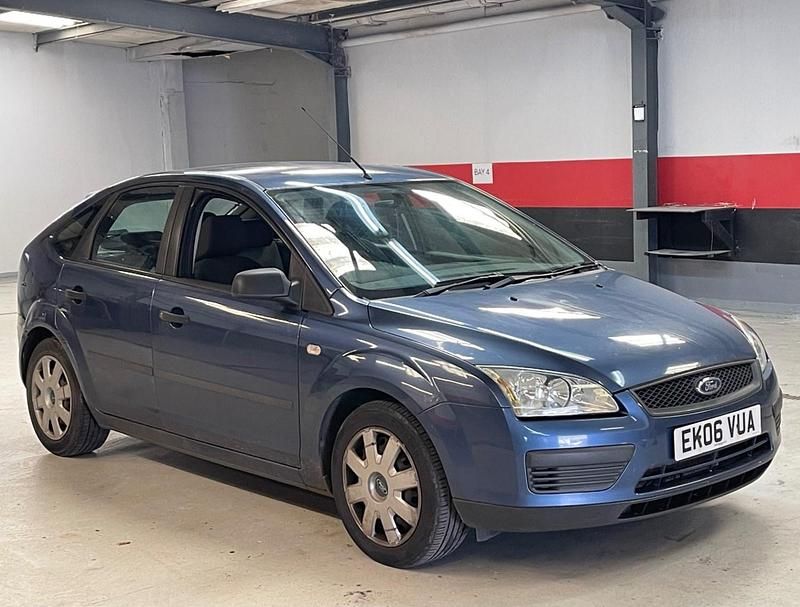 Used Ford Focus 100 HP (73 kW) 2006 Blue Hatchback