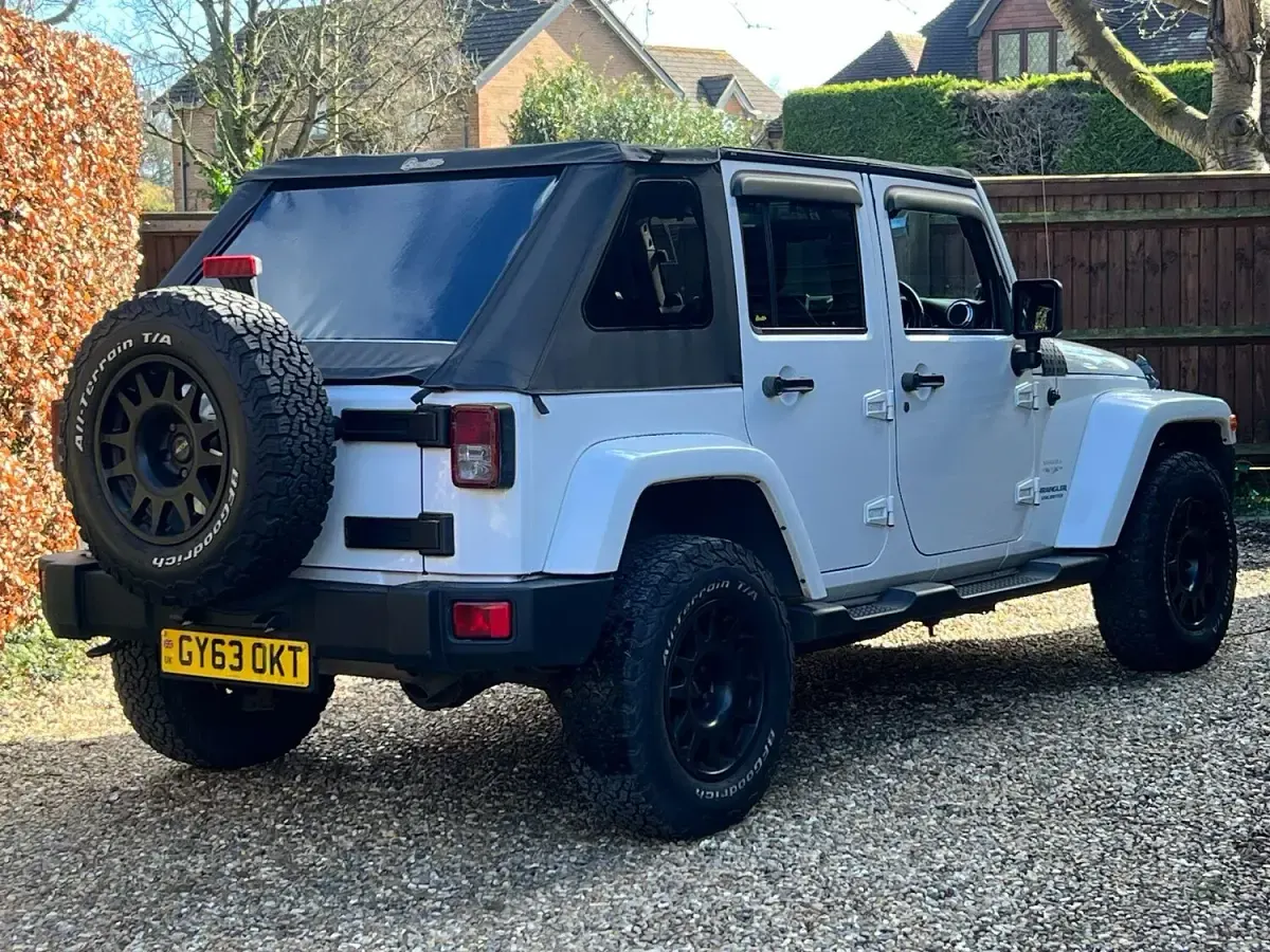 Used Jeep Wrangler Sahara 197 HP (144 kW) 2013 White SUV