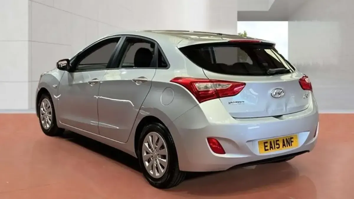 Used Hyundai i30 100 HP (73 kW) 2015 Silver Hatchback