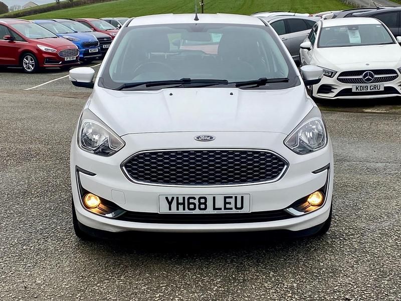 Used Ford Ka Plus Zetec 70 HP (51 kW) 2018 White Hatchback
