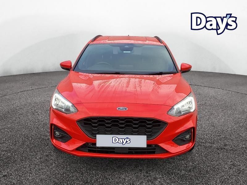 Used Ford Focus ST-Line 125 HP (91 kW) 2021 Red Estate