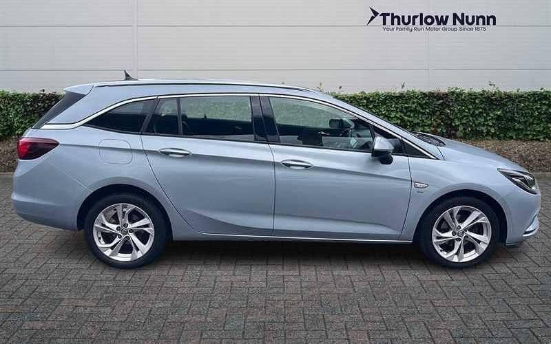 Used Vauxhall Astra SRi 150 HP (110 kW) 2019 Silver Estate
