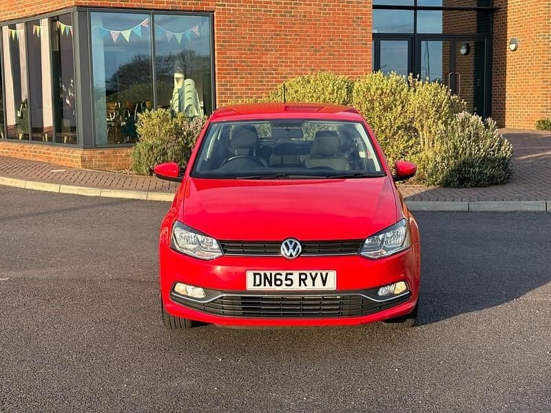 Used VW Polo SE 90 HP (66 kW) 2015 Red Hatchback