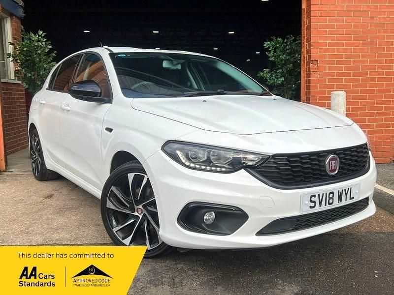 Used Fiat Tipo S 120 HP (88 kW) 2018 White Hatchback