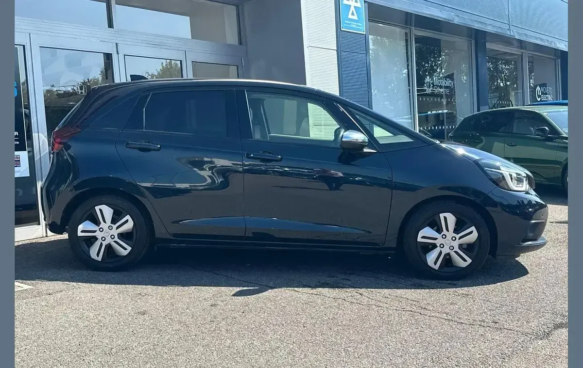 Used Honda Jazz Hybrid 107 HP (78 kW) 2023 Blue Hatchback