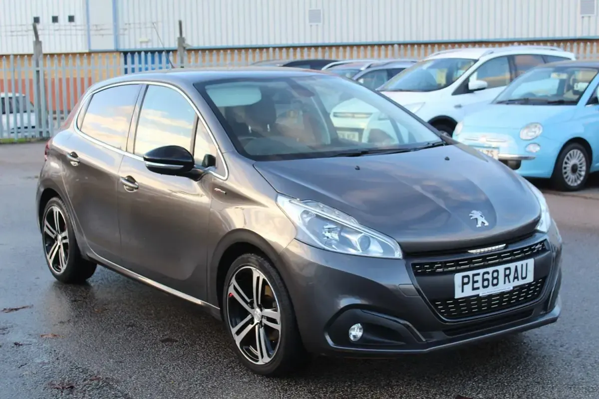 Used Peugeot 208 GT-line 2018 Grey Hatchback