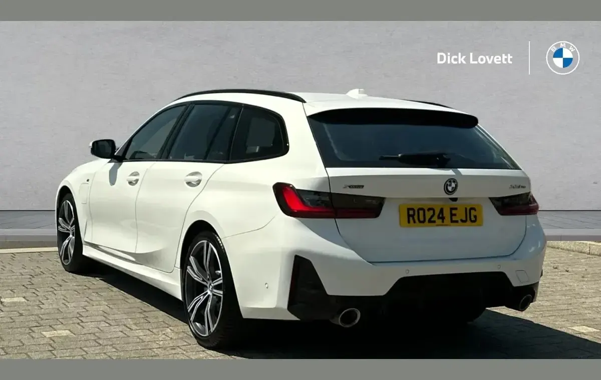 Used BMW 330 M Sport 288 HP (211 kW) 2024 White Estate