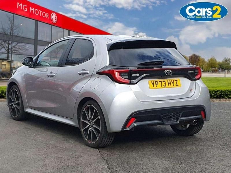 Used Toyota Yaris Hybrid Sport 113 HP (83 kW) 2023 Silver Hatchback