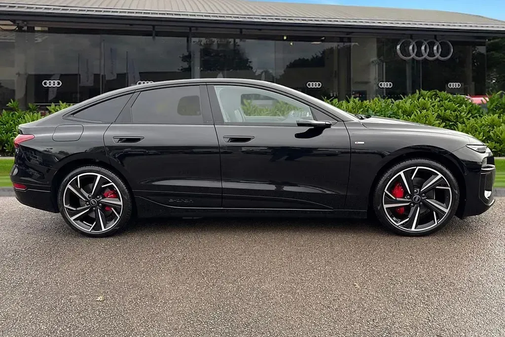 Used Audi A6 e-tron Performance 280 kW (381 HP) 2025 Black Estate