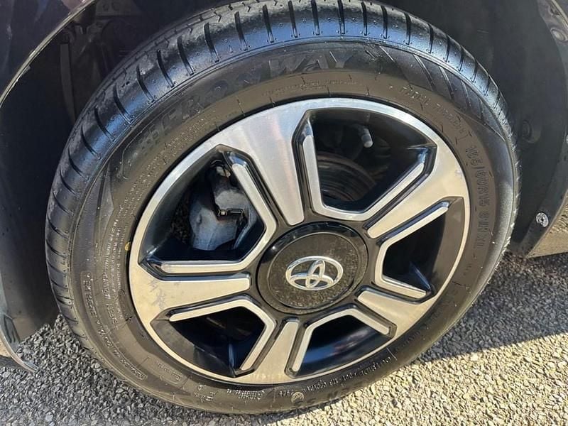 Begagnad Toyota Aygo X-clusiv 2014 Svart Halvkombi