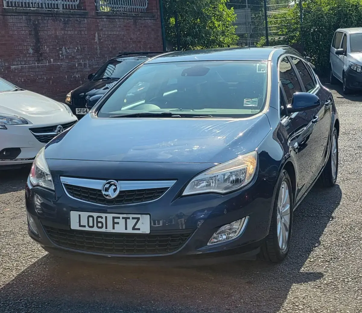 Used Vauxhall Astra Elite 165 HP (121 kW) 2011 Blue Hatchback