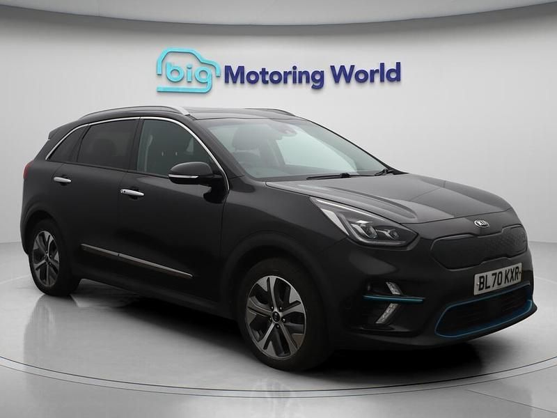 Black Used 2021 Kia e-Niro 4 SUV | £12,600 (Fair price) - Image 1/4
