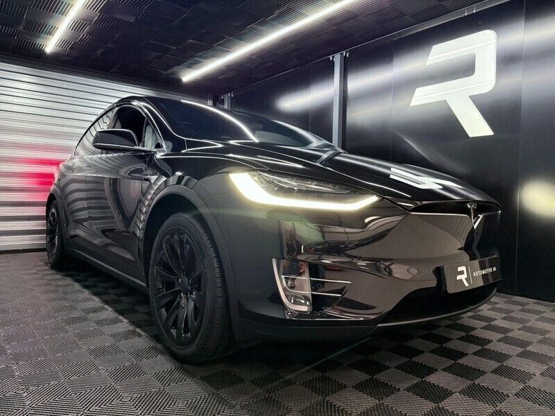 Black Used 2018 Tesla Model X SUV | £32,295 (Expensive) - Image 1/3