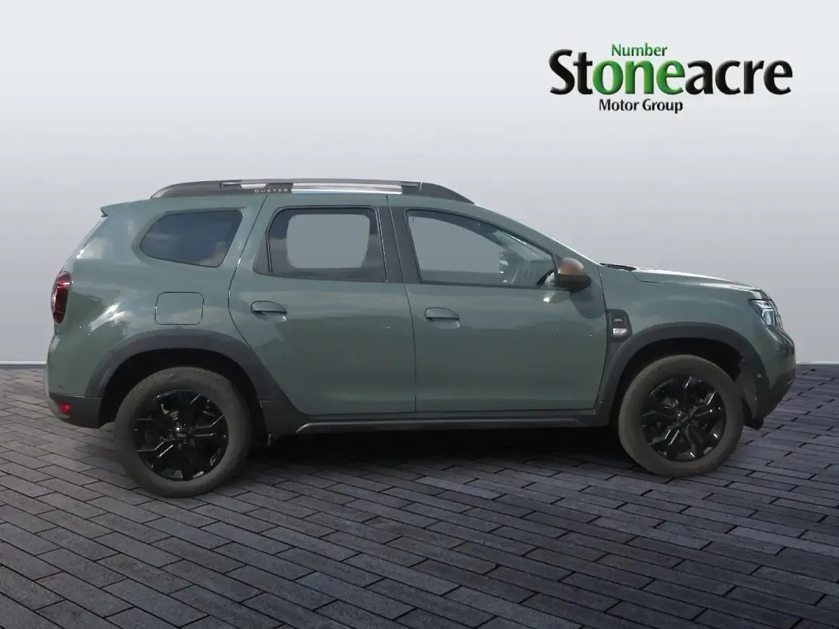Used Dacia Duster Extreme 90 HP (66 kW) 2023 Green SUV
