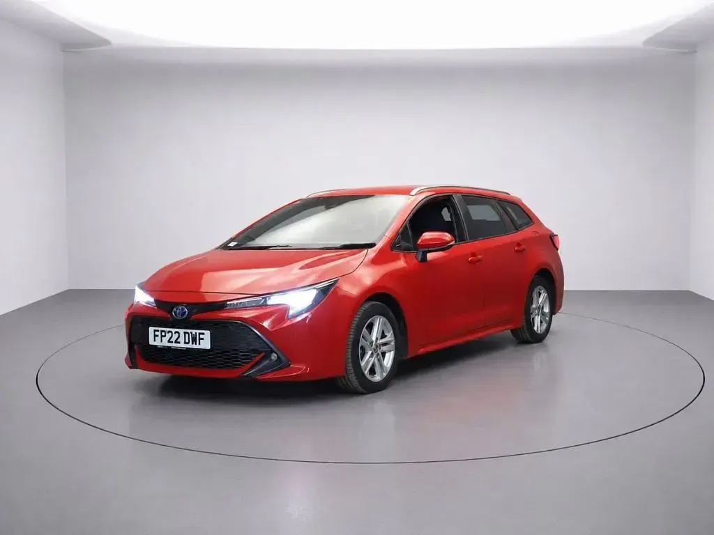 Used Toyota Corolla 122 HP (89 kW) 2022 Red Estate