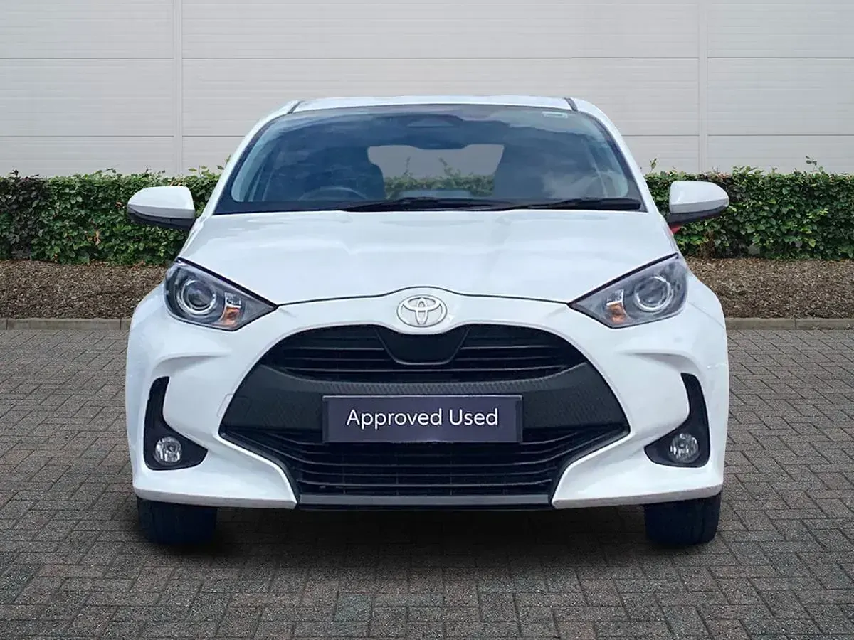 Used Toyota Yaris 2024 White Hatchback