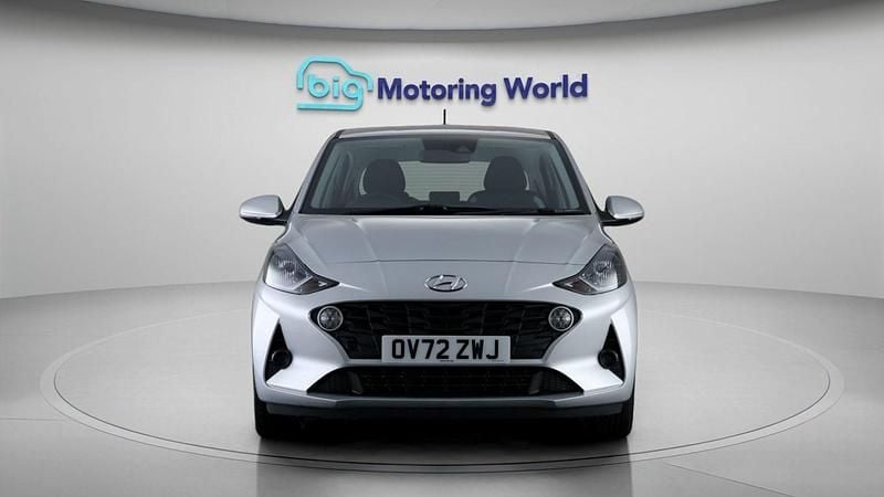 Used Hyundai i10 SE 84 HP (61 kW) 2022 Silver Hatchback