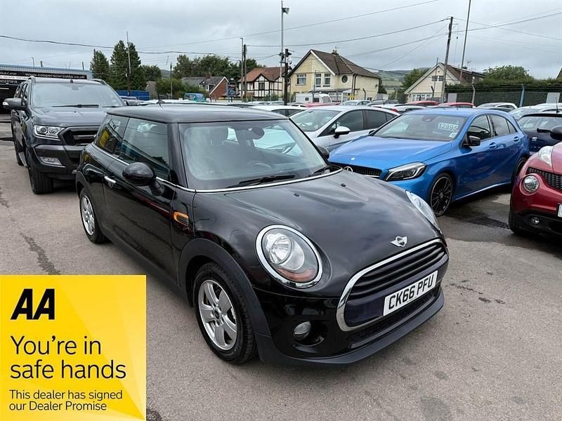 Black Used 2016 Mini Cooper Hatch Hatchback | £7,495 (Good price) - Image 1/2