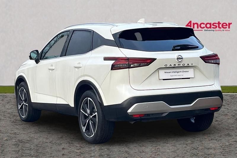Used Nissan Qashqai Tekna 2022 White SUV