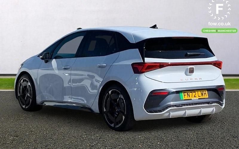 Begagnad Cupra Born e-Boost 169 kW (230 HK) 2024 Halvkombi