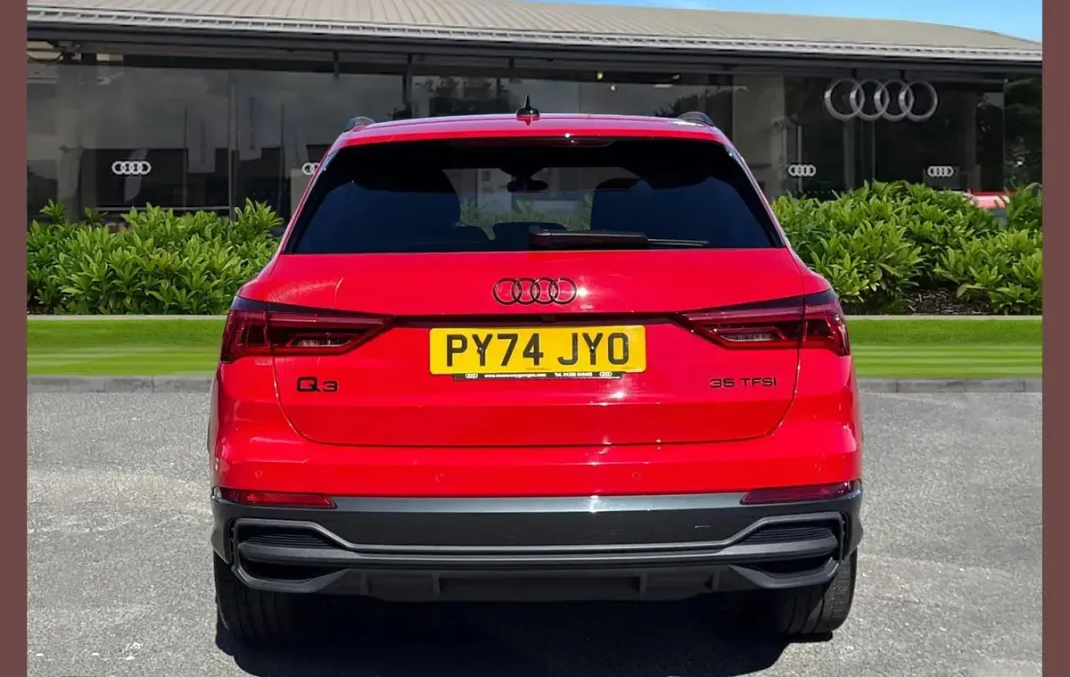 Used Audi Q3 Black Edition 150 HP (110 kW) 2025 Red SUV